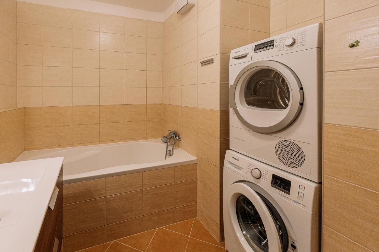 Apartment Family Bratislava Parking Slot Included! Exterior foto